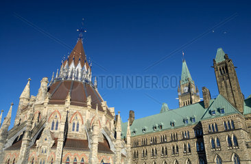 Ottawa - Library of Parliament und Parliament Building