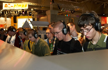 Leipzig - Besucher testen neue Computerspiele auf der Games Convention