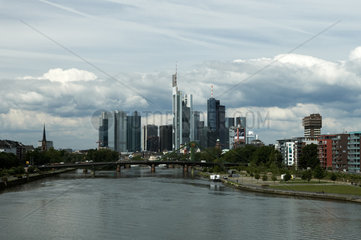 Frankfurt/Main - Blick auf die Skyline mit den Buerotuermen