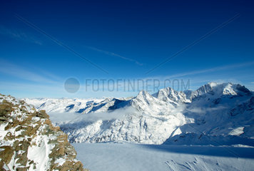 Blick von Corvatsch auf Berggipfel im Oberengadin