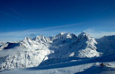 Die Gipfel von Piz Roseg und Piz Bernina sowie Piz Zupo
