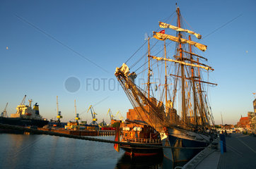 Wismar - Historische Segelschiffe liegen im Alten Hafen