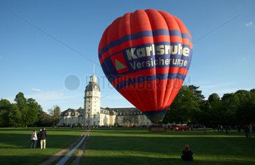 Karlsruhe - Heissluftballonfahrt beim Start im Schlosspark