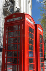 London - Typische rote britische Telefonhaeuschen