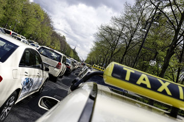 Taxi-Demo gegen BER-Tarife