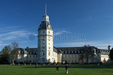Karlsruhe - Das Schloss mit Schlossturm