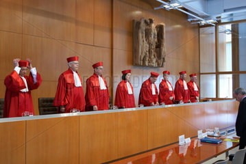 Karlsruhe  die Bundesverfassungsrichter in der Richterbank