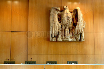 Karlsruhe  die Richterbank des Bundesverfassungsgerichtes