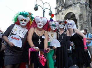 Berlin  die Schwestern der Perpetuellen Indulgenz auf der CSD-Parade