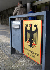 Behoerdenschild der Bundesagentur fuer Arbeit in Nuernberg