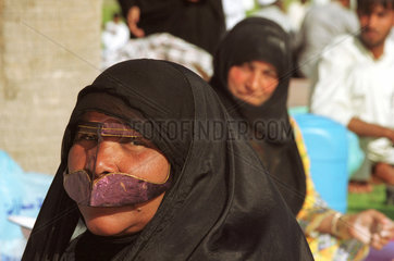 Verschleierte Frau im Emirat Dubai