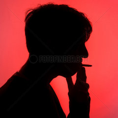 Silhouette eines Rauchers