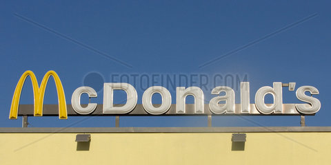 Berlin  Logo eines McDonald's Restaurant