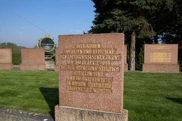 Seelow  Sowjetische Soldatengraeber in der Gedenkstaette Seelower Hoehen