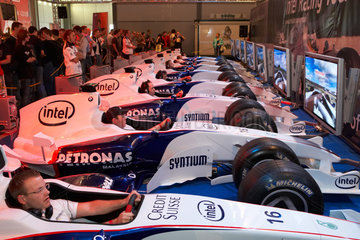 Leipzig - Messestand von Intel mit Formel 1 Wagen auf der Games Convention
