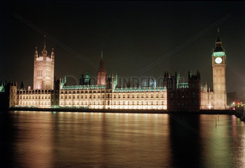 London - Houses of Parliament und Big Ben bei Nacht