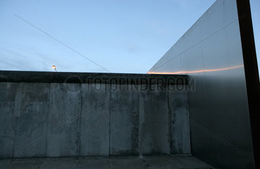 Berlin - Gedenkstaette Berliner Mauer an der Bernauer Strasse