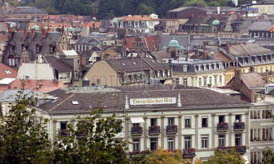 Baden-Baden  Blick auf die Daecher der Altstadt und das Hotel Europaeischer Hof