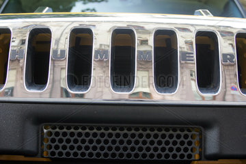 Baden-Baden  Logo eines Hummer Gelaendewagen