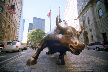 New York  USA  Finanzsymbol im Financial District Manhattan