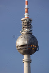 Berlin  der Fernsehturm am Alexanderplatz in Berlin-Mitte