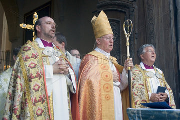 Muenchen - Der Bischof von Muenchen und Freising haelt eine Predigt