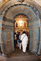 Moskau  Eingang in die Uspenski Kathedrale