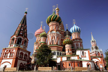 Moskau  die Basiliuskathedrale im Sonnenlicht