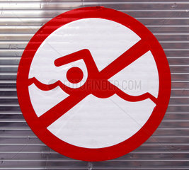 Moskau - Hinweisschild baden verboten