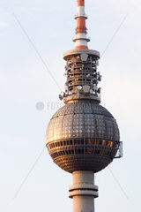 Berlin  der Fernsehturm am Alexanderplatz in Berlin-Mitte