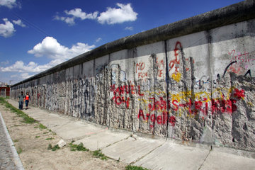 Berlin  ein Teil der Berliner Mauer im Mauerpark an der Bernauer Strasse