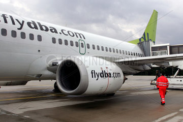Koeln  Maschine der Airline dba auf dem Flughafen Koeln-Bonn