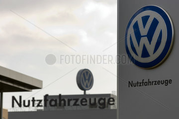 Hannover  Logo des Automobilherstellers Volkswagen Nutzfahrzeuge