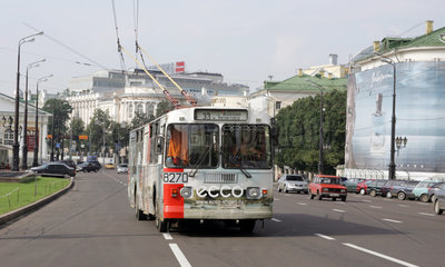 Moskau  ein Trolleybus der Linie 33