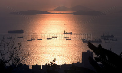 Hong Kong  Meer bei Sonnenuntergang