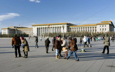 Peking  die Grosse Halle des Volkes auf dem Platz des Himmlischen Friedens