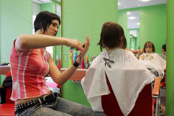 Berlin  ein Kind beim Friseur