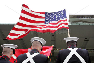 New York  Soldaten vor der Nationalflagge der USA