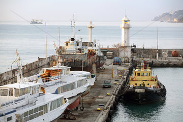 Jalta  Hafenansicht