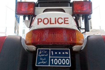 Abu Dhabi  Nummernschild eines Motorrades der Polizei