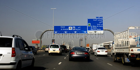 Dubai  Stau auf der Sheikh Zayed Road