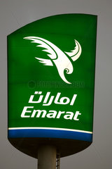 Dubai  Logo des Mineraloelkonzerns Emarat