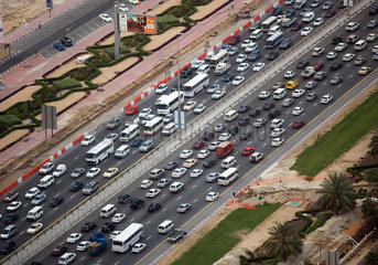 Dubai  Verkehrsstau auf der Sheikh Zayed Road