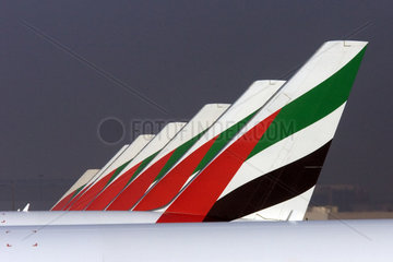 Dubai  Heckfluegel der Airline Emirates am Dubai International Airport