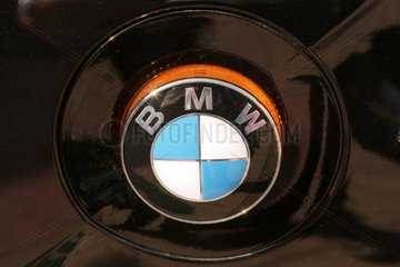 Das Firmenlogo von BMW