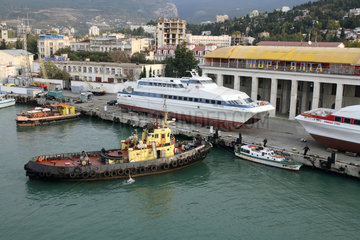 Jalta  Hafenansicht