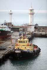 Jalta  ein Lotsenboot im Hafen