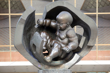 Odessa  Skulptur -The Golden Child-