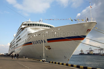 Odessa  das Kreuzfahrtschiff MS Europa im Hafen