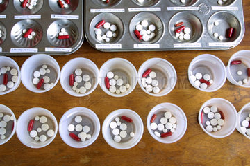 Tablettenration fuer einen Aids-Tuberkulose Patienten